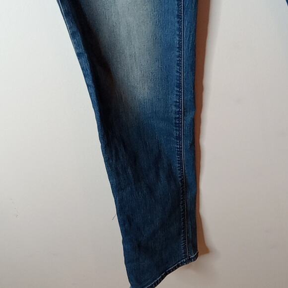 Black Daisy Juniors 11/30 Kate Straight Leg Midrise Embroidered distressed jeans - Picture 5 of 9